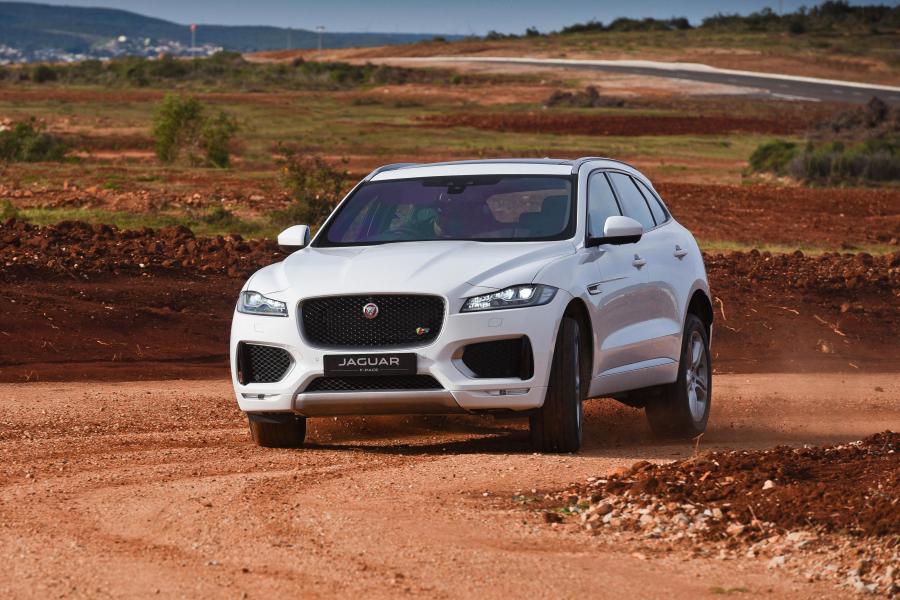  Jaguar F-Pace S 30d AWD 2016 года  (ZA) (фото 10 из 27)
